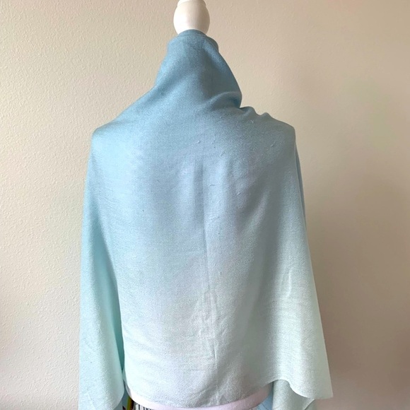 Scarf - Picture 2 of 8